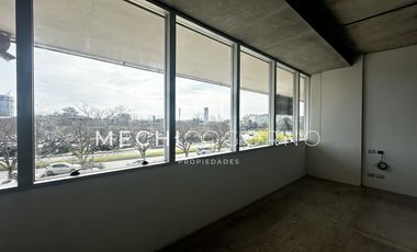 Oficina en alquiler con cartel en Vientos del Delta, Nordelta