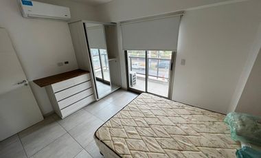 En Alquiler | Hermoso Departamento de Categoría en Paso del Rey | 2 Ambientes con Cochera Descubierta, Balcón y Patio |