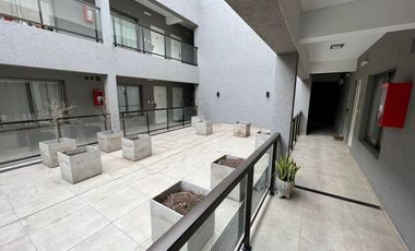 En Alquiler | Hermoso Departamento de Categoría en Paso del Rey | 2 Ambientes con Cochera Descubierta, Balcón y Patio |