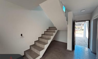 Duplex en Venta de 4 Dormitorios - Cuestas de Manantiales