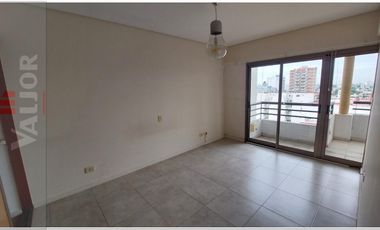Departamento 4 ambientes con 2 cocheras en triplex con terraza y pileta propia