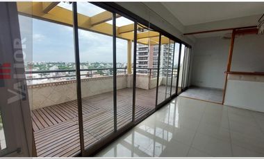 Departamento 4 ambientes con 2 cocheras en triplex con terraza y pileta propia