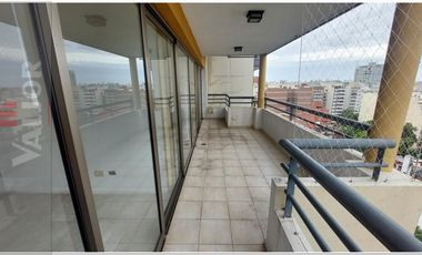 Departamento 4 ambientes con 2 cocheras en triplex con terraza y pileta propia