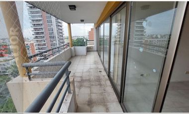 Departamento 4 ambientes con 2 cocheras en triplex con terraza y pileta propia