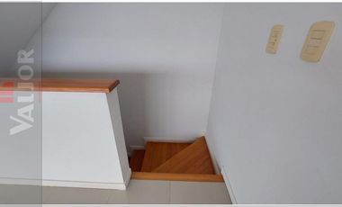 Departamento 4 ambientes con 2 cocheras en triplex con terraza y pileta propia