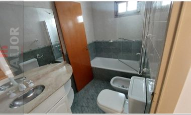 Departamento 4 ambientes con 2 cocheras en triplex con terraza y pileta propia