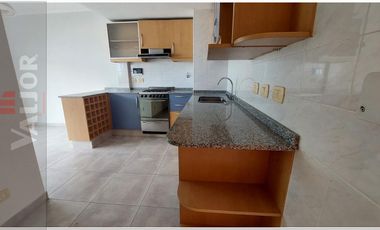 Departamento 4 ambientes con 2 cocheras en triplex con terraza y pileta propia