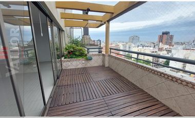 Departamento 4 ambientes con 2 cocheras en triplex con terraza y pileta propia