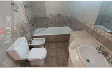 Departamento 4 ambientes con 2 cocheras en triplex con terraza y pileta propia