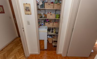 Venta departamento de 8 ambientes en la Isla, Olivos