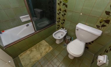 Venta departamento de 8 ambientes en la Isla, Olivos