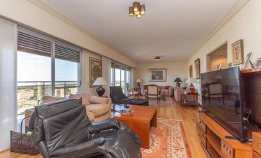Venta departamento de 8 ambientes en la Isla, Olivos