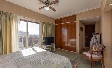 Venta departamento de 8 ambientes en la Isla, Olivos