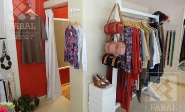 Local u oficina venta Centro, 36 m2 con cocina, baño y vidriera a la calle