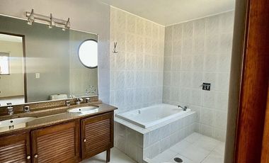 RENTA HERMOSA CASA EN CONDOMINIO EN COLONIA  GRANJAS NAVIDAD