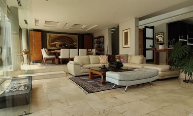 CASA EN CONDOMINIO DE LUJO A LA RENTA  (V)