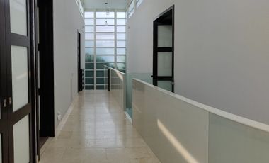 CASA EN CONDOMINIO DE LUJO A LA RENTA  (V)