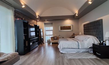 CASA EN CONDOMINIO DE LUJO A LA RENTA  (V)