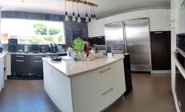 CASA EN CONDOMINIO DE LUJO A LA RENTA  (V)