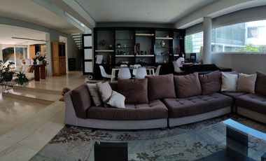 CASA EN CONDOMINIO DE LUJO A LA RENTA  (V)