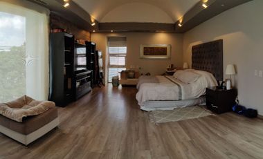 CASA EN CONDOMINIO DE LUJO A LA RENTA  (V)