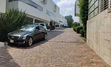 CASA EN CONDOMINIO DE LUJO A LA RENTA  (V)