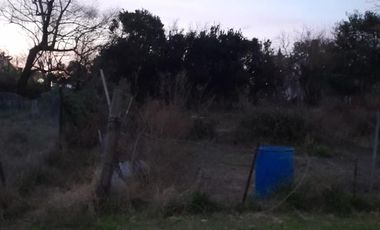 Terreno en La Carolina, 10m x 30m, A 3 cuadras de Ruta 18. USD20.000.-