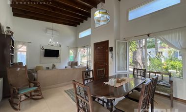 Casa Venta Valeria del Mar 4 ambientes gas natural