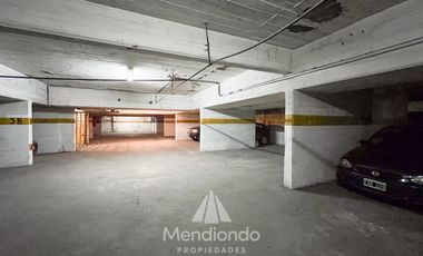 Cochera cubierta en Lamadrid y Alberti