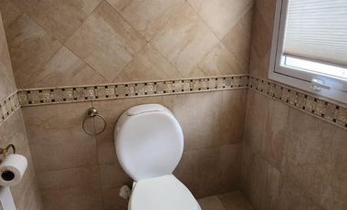 Casa de 5amb con ambientes amplios  en Solar del Bosque