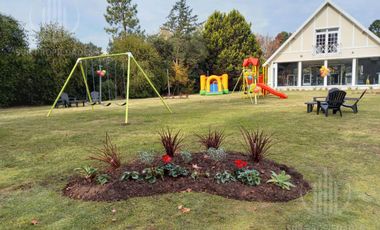 Casa de 5amb con ambientes amplios  en Solar del Bosque