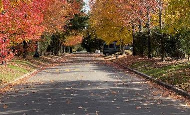 Casa de 5amb con ambientes amplios  en Solar del Bosque