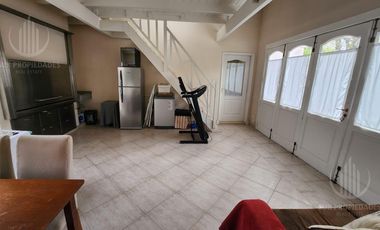 Casa de 5amb con ambientes amplios  en Solar del Bosque