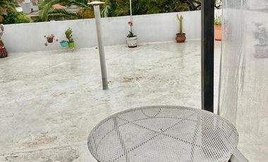 DEPOSITO CON DEPARTAMENTO EN PLANTA ALTA