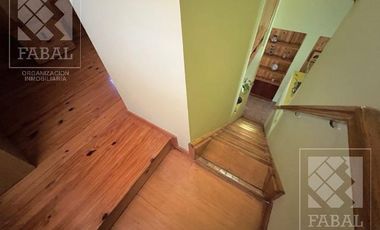 Casa venta Allen, 4 dormitorios, 3 baños, cochera, jardín con parrilla y estudio independiente