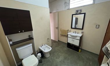 Casa de 3 dormitorios y escritorio a la venta en Saavedra