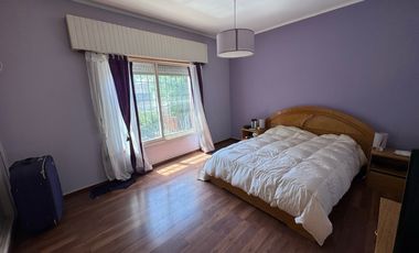 Casa de 3 dormitorios y escritorio a la venta en Saavedra