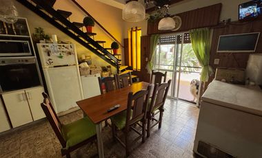 Casa de 3 dormitorios y escritorio a la venta en Saavedra