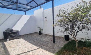 CASA EN RENTA CONDOMINIO ALAMO