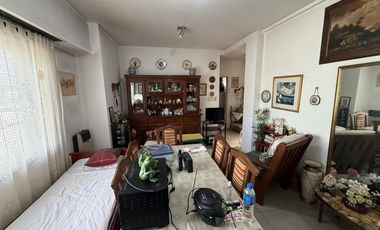Departamento en venta con patio y lavadero en Sarandi