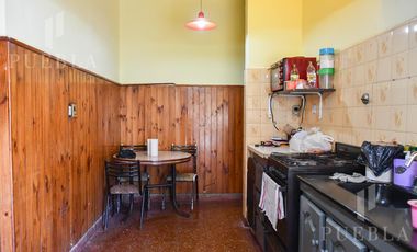 VENTA DE DOS CASAS EN EL MISMO TERRENO!! JOSE MARMOL KING AL 800