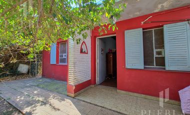 VENTA DE DOS CASAS EN EL MISMO TERRENO!! JOSE MARMOL KING AL 800