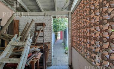 VENTA DE DOS CASAS EN EL MISMO TERRENO!! JOSE MARMOL KING AL 800