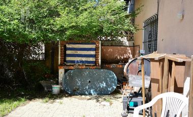 VENTA DE DOS CASAS EN EL MISMO TERRENO!! JOSE MARMOL KING AL 800