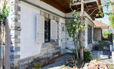 VENTA DE DOS CASAS EN EL MISMO TERRENO!! JOSE MARMOL KING AL 800