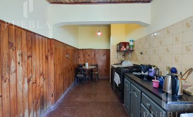 VENTA DE DOS CASAS EN EL MISMO TERRENO!! JOSE MARMOL KING AL 800