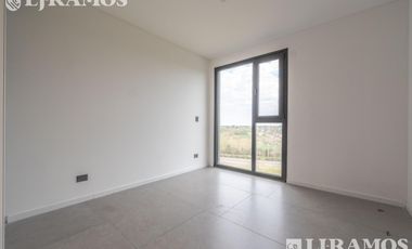 Departamento de 4 amb   dependencia en venta en ARMONY