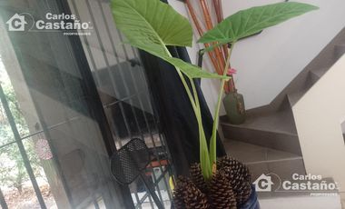 Exc. Dúplex en 2 Plantas con Fondo y Cochera Para 2 Autos