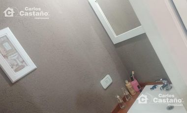 Exc. Dúplex en 2 Plantas con Fondo y Cochera Para 2 Autos