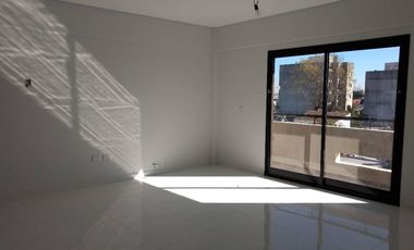 DEPARTAMENTO 2 AMB. AMPLIOS CON BALCON EN VENTA  VILLA LUZURIAGA